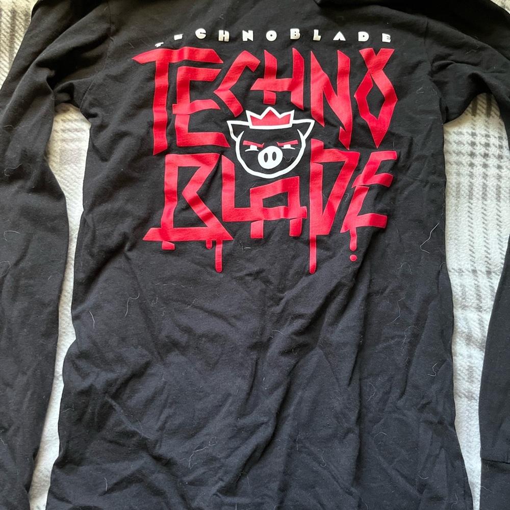 Technoblade Merch, Agro Long Sleeve Tee